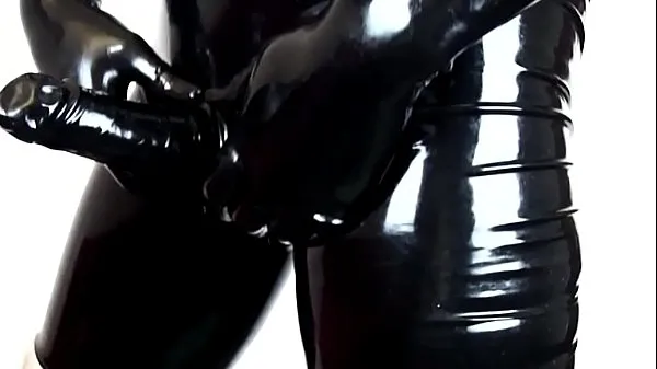 Большие Tight latex pants, gloves & cumshot мощные фильмы