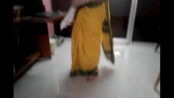 Films Desi tamil Marié tante exposant le nombril en saree avec audio puissants