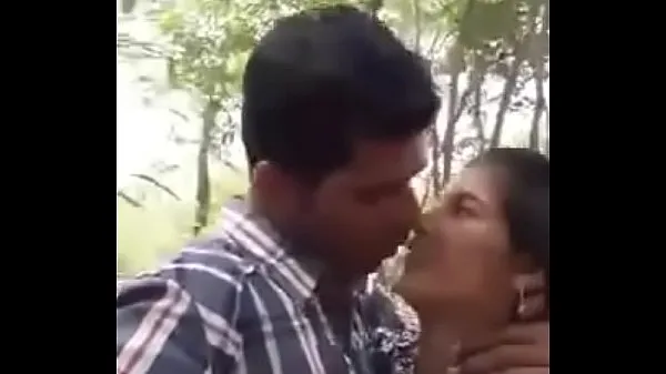 Grandes Cute Indian lover having sex at parkpelículas poderosas