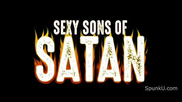 Films Les beaux-fils sexy de Satan Kinky Sling baisent entre muscle et minet harnaché chaud puissants