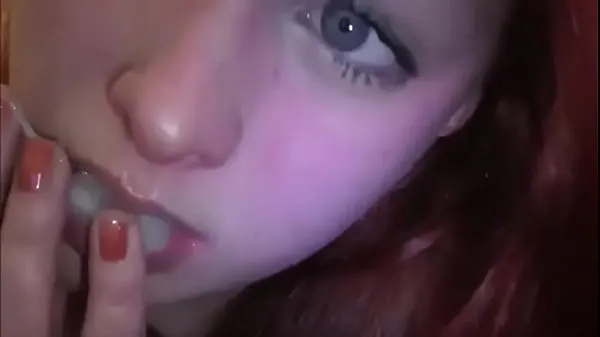 أفلام Married redhead playing with cum in her mouth قوية