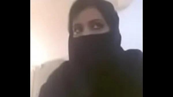 Store Muslim hot milf expose her boobs in videocall makt filmer