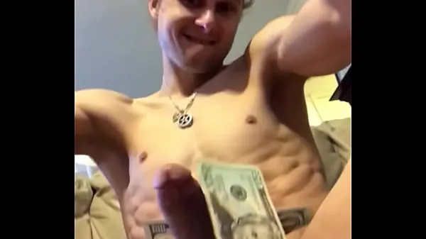 Veliki Tom Bur stripping off the orange towel in sake of the sexxxy money močni filmi