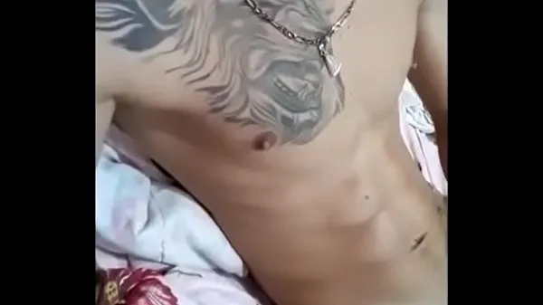 Grandes Sabrosa favela tatuada tocando una y mostrando lo mejorpelículas poderosas