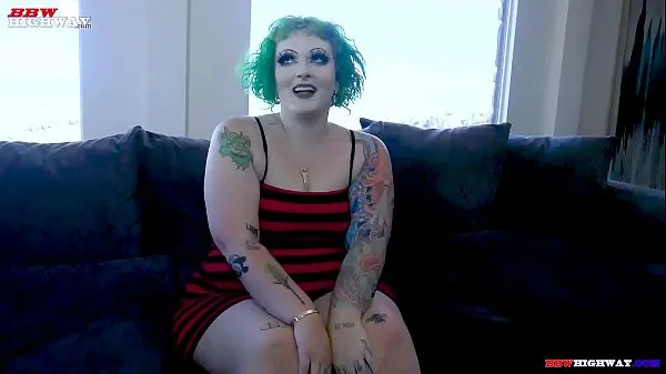 Suuret big butt Goth Pawg Vicky Vixen debuts on tehoelokuvat