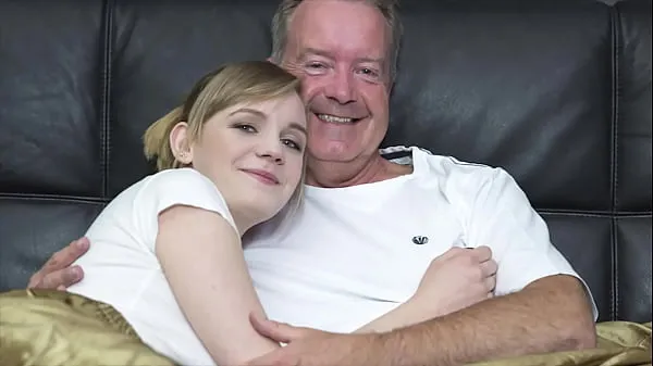Velké Sexy blonde bends over to get fucked by grandpa big cock mocné filmy