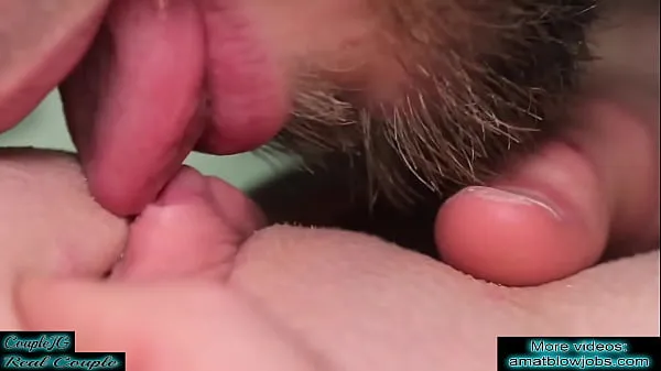 Films LÉCHAGE DE CHATTE. Léchage de clitoris en gros plan, doigté de chatte et véritable orgasme féminin. Orgasme gémissant fort puissants