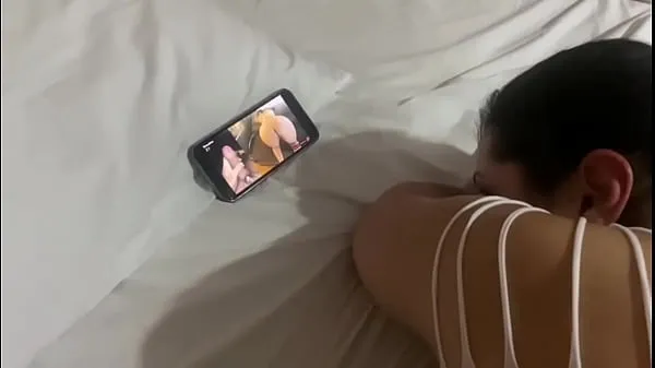 बड़ी Tabby hot wife watching homage and cumming on all fours पावर वाली फिल्में