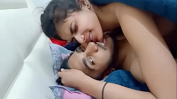 Stora Desi Indian cute girl sex and kissing in morning when alone at home kraftfulla filmer